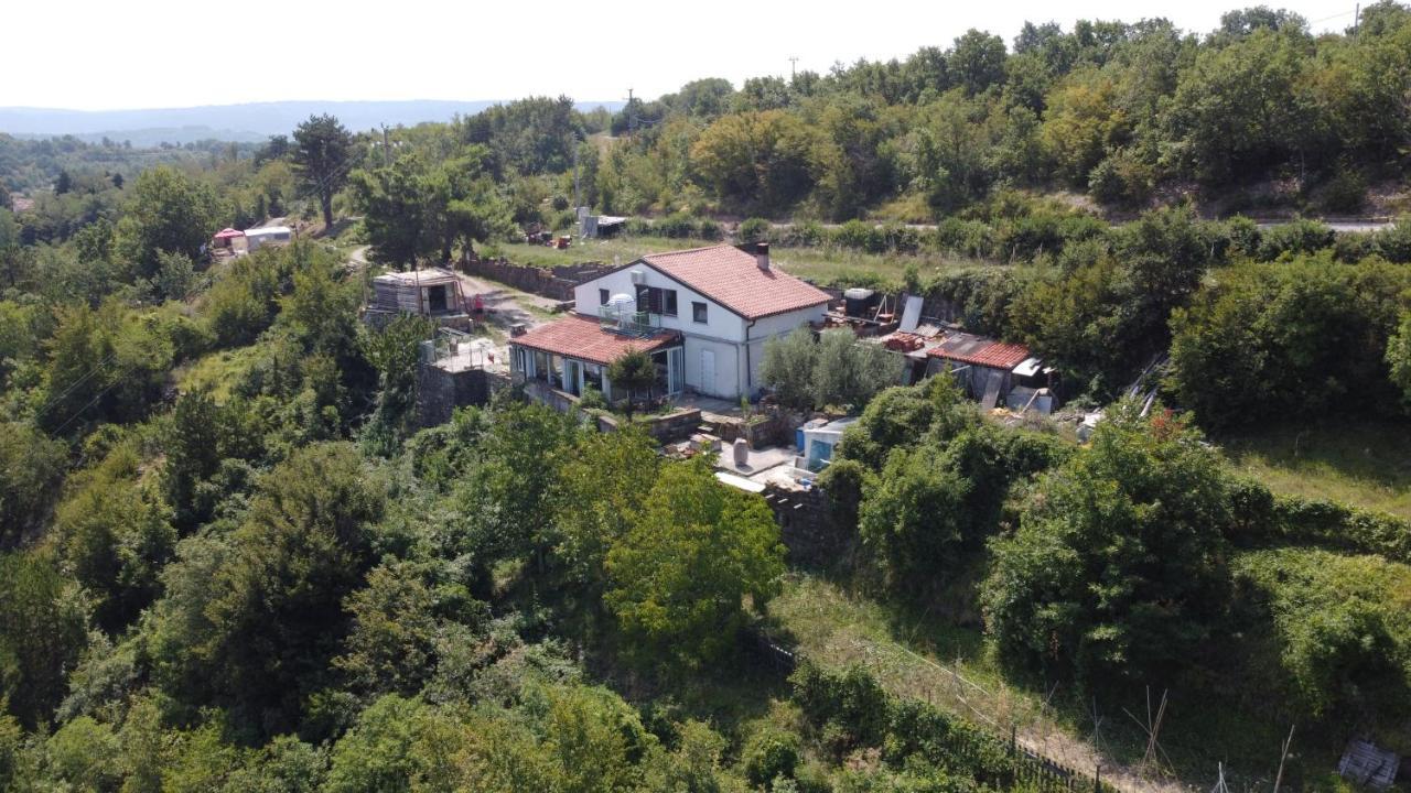 Apartments Pomjan Pogled Na Gore Extérieur photo