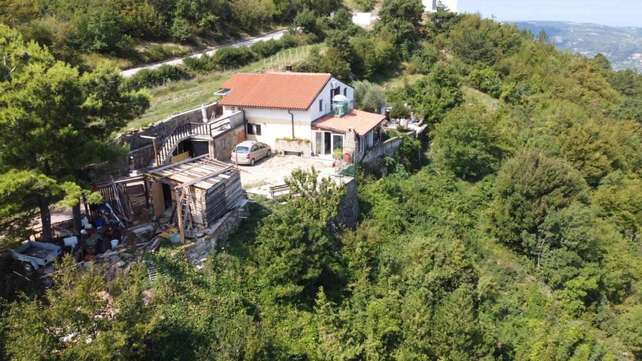 Apartments Pomjan Pogled Na Gore Extérieur photo